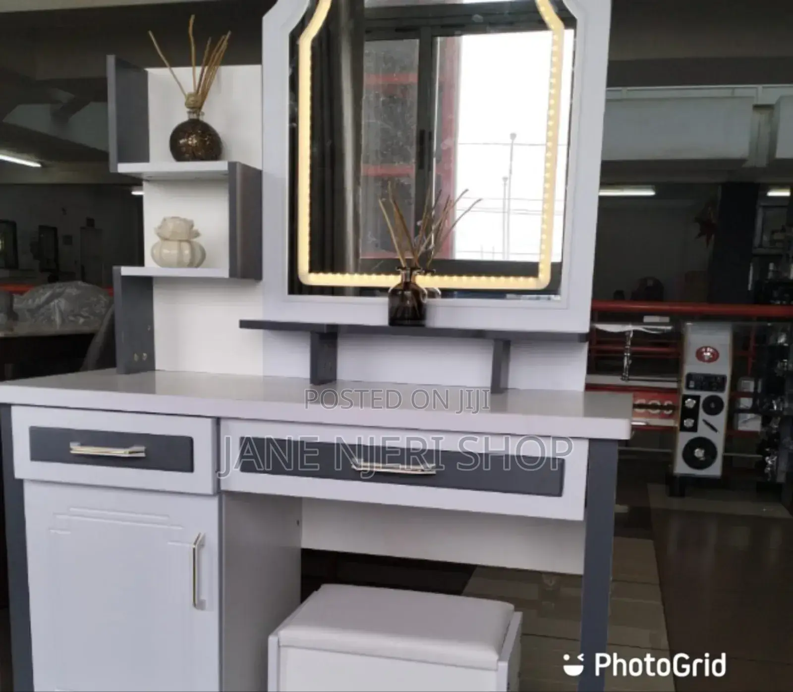 Big Executive Dressing Table With Sliding Mirror
