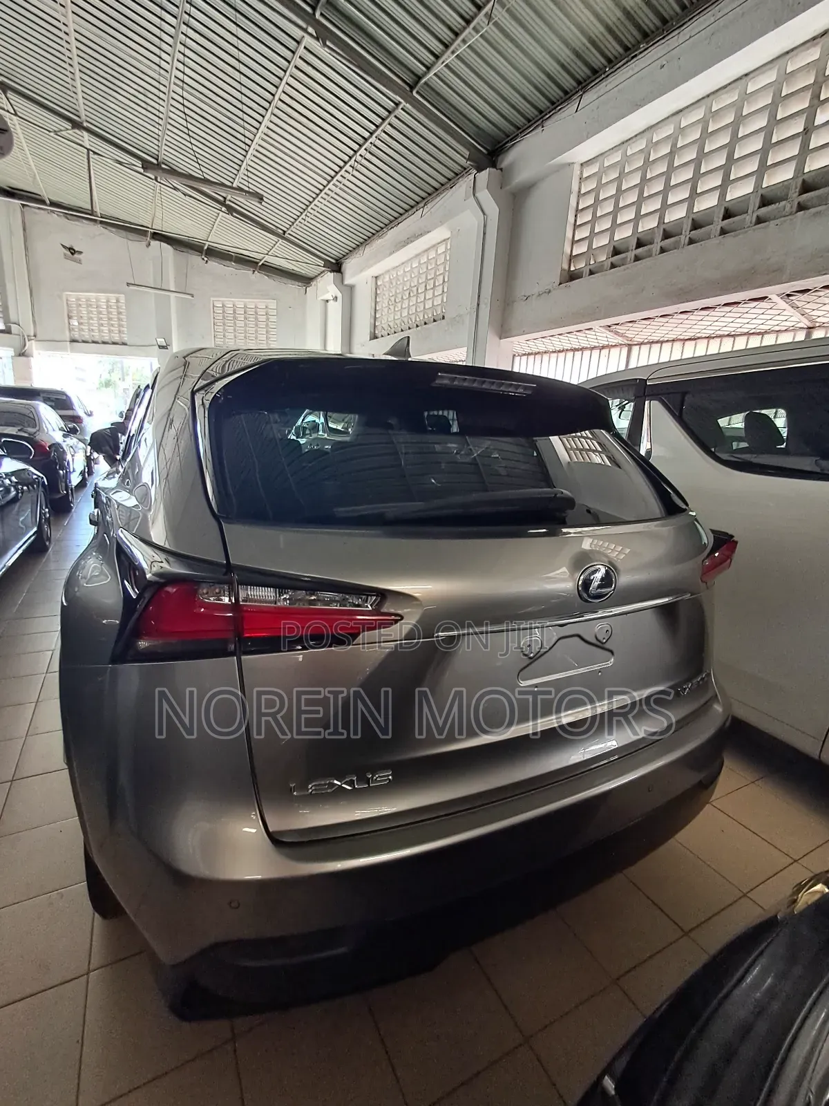 Lexus NX 300h Base 4x4 (2.5L 4cyl 2A) 2018 Gray
