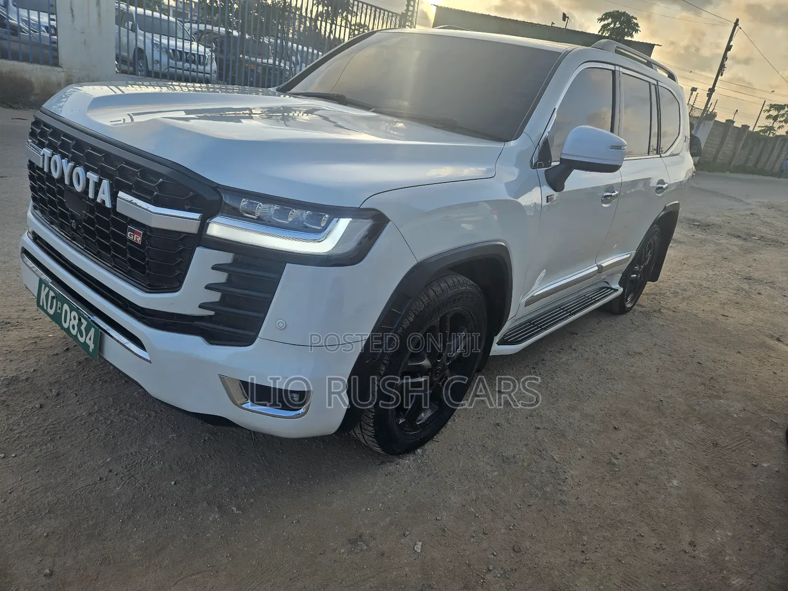 Toyota Land Cruiser 2014 White