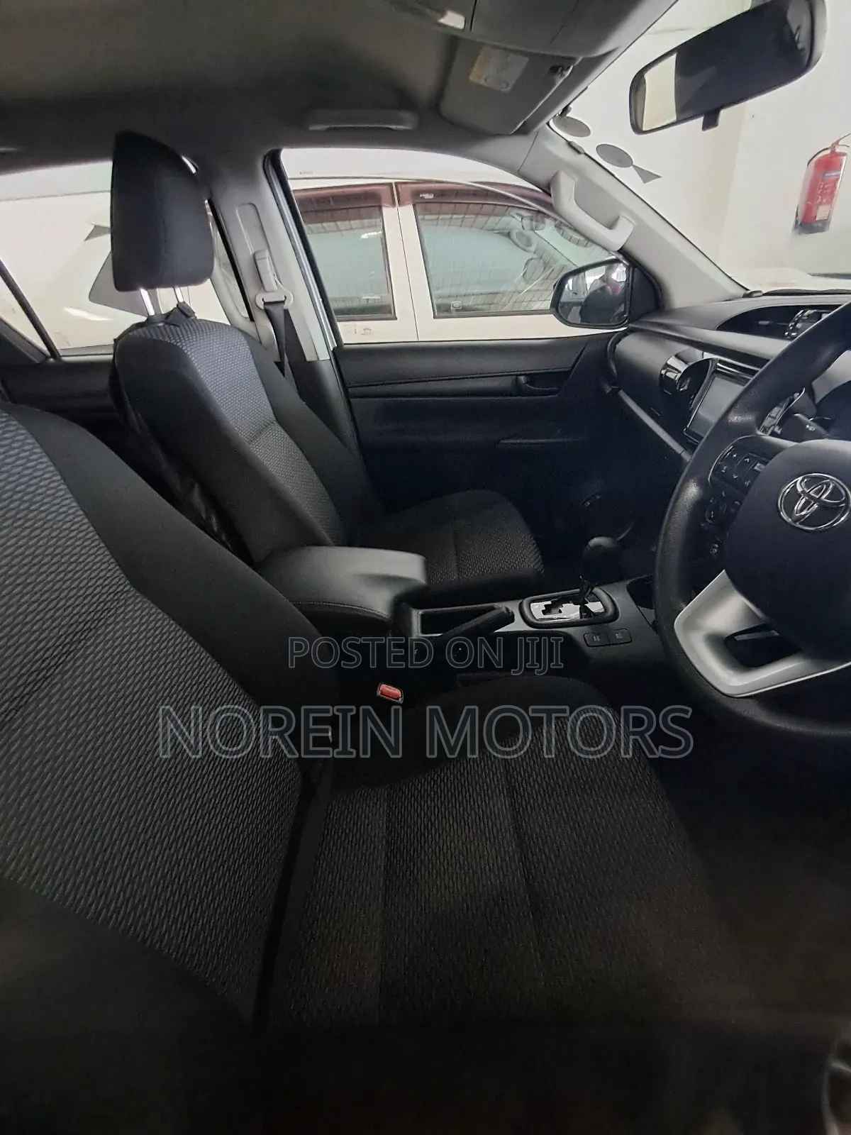 Toyota Hilux 2017 Gray