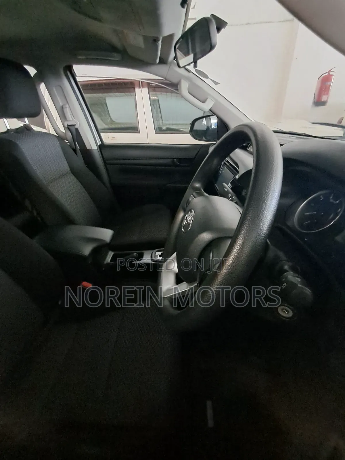 Toyota Hilux 2017 Gray