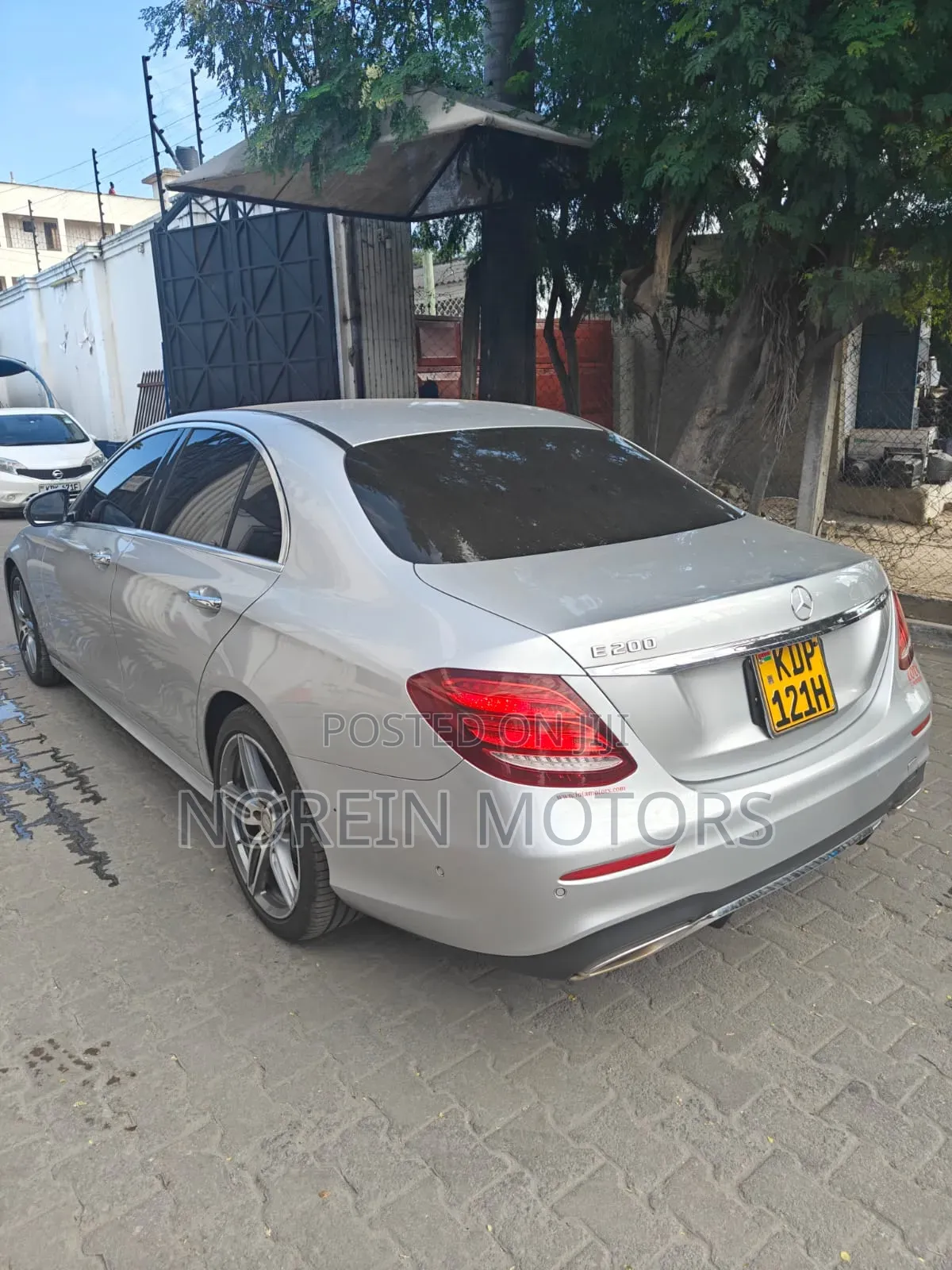 Mercedes-Benz E200 2016 Gray