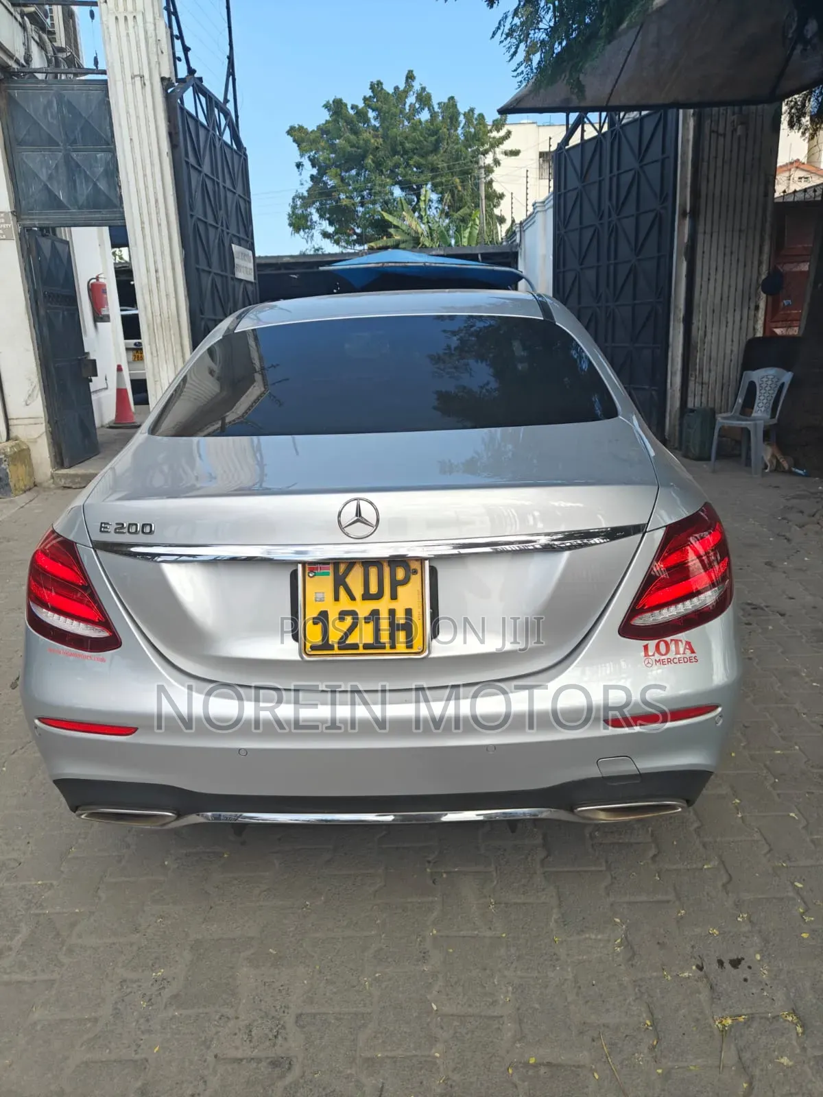 Mercedes-Benz E200 2016 Gray