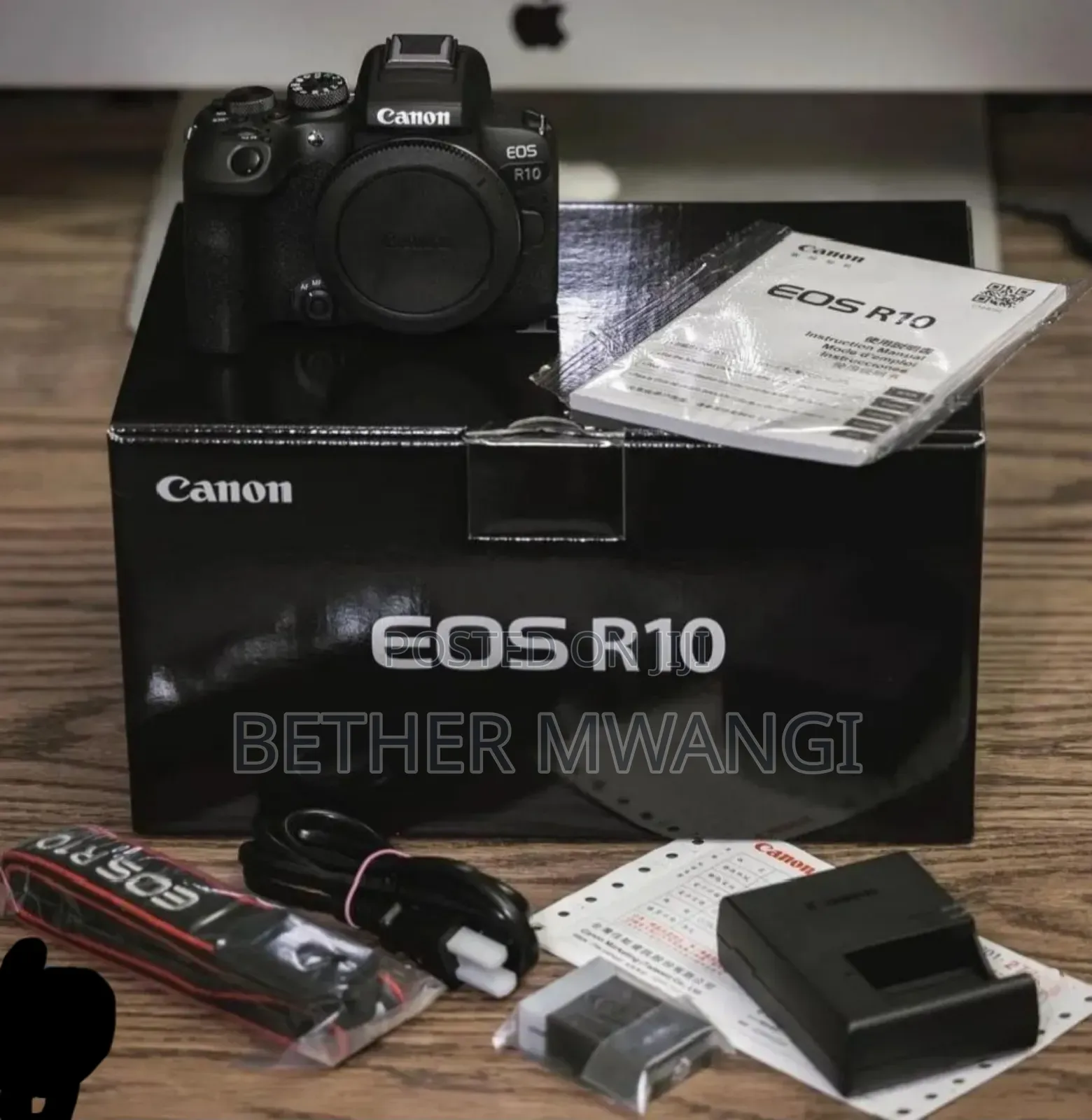 Canon EOS R10 Mirrorless Camera With 18-45mm Lens