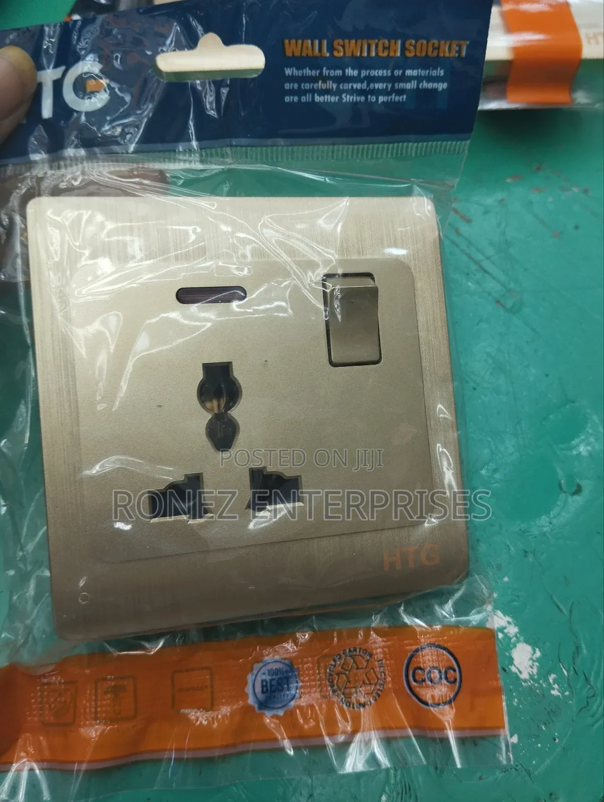 Single Socket, Gold