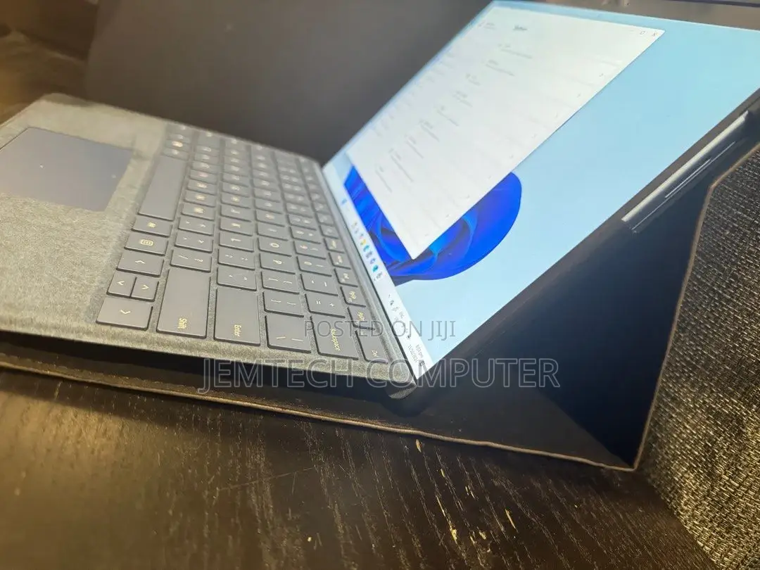 New Laptop Microsoft Surface Pro 9 16GB Intel Core I7 SSD 256GB