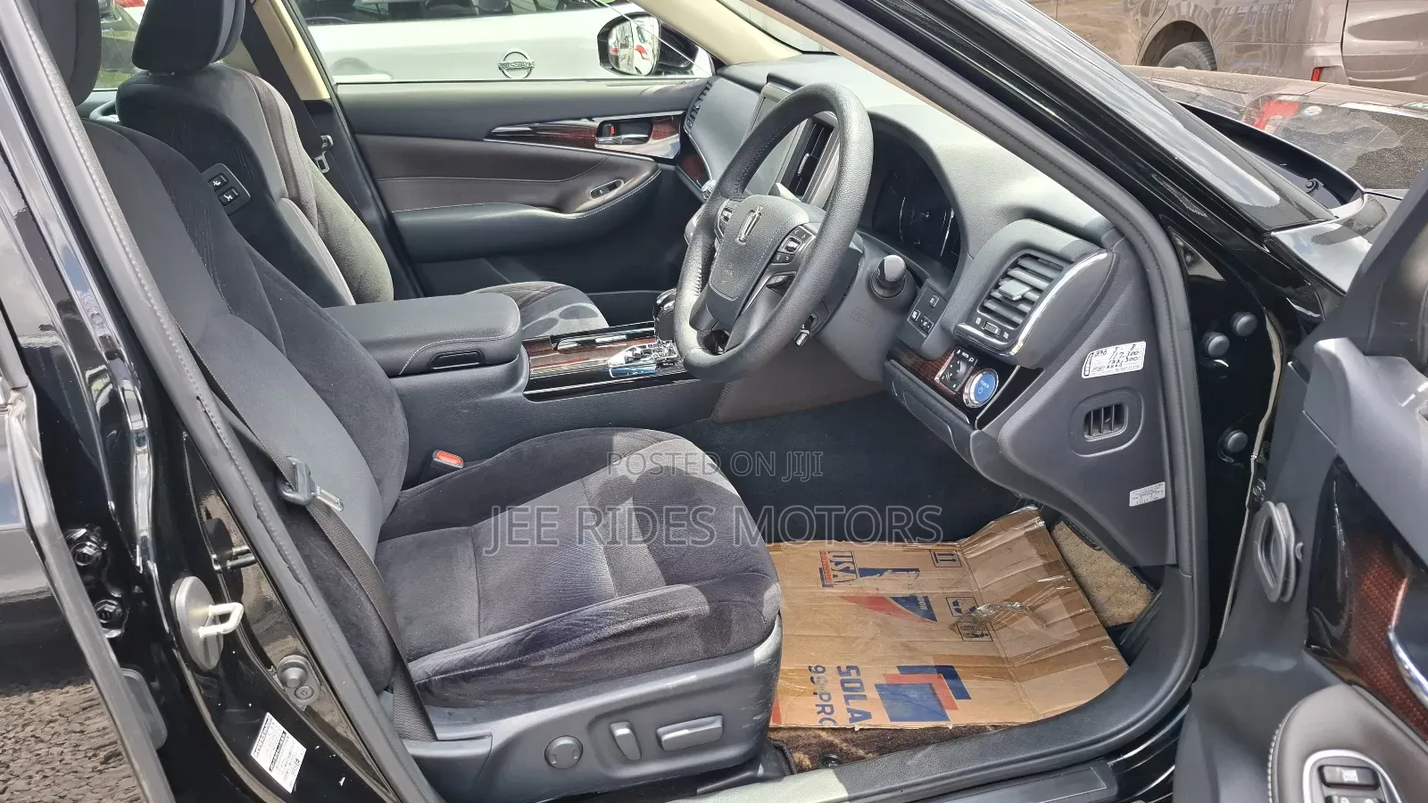 Toyota Crown 2017 Black