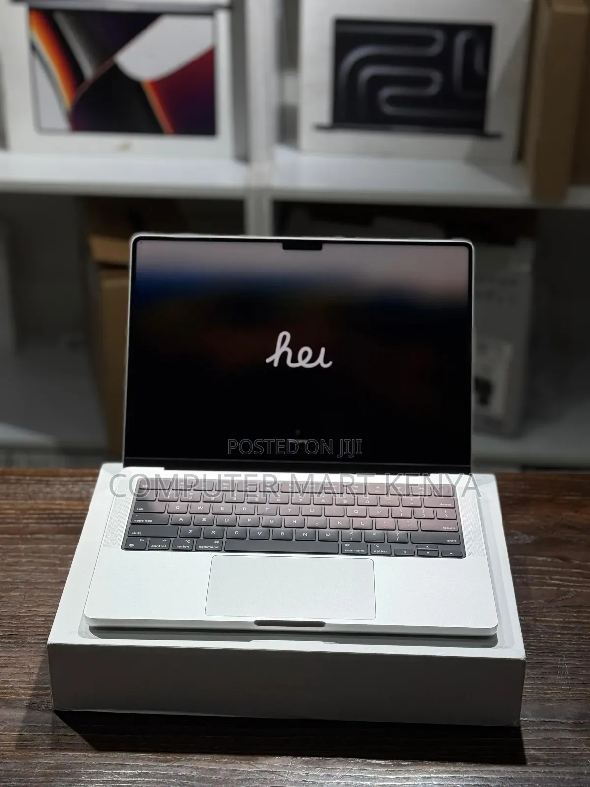 New Laptop Apple MacBook Pro 18GB Apple M3 SSD 512GB