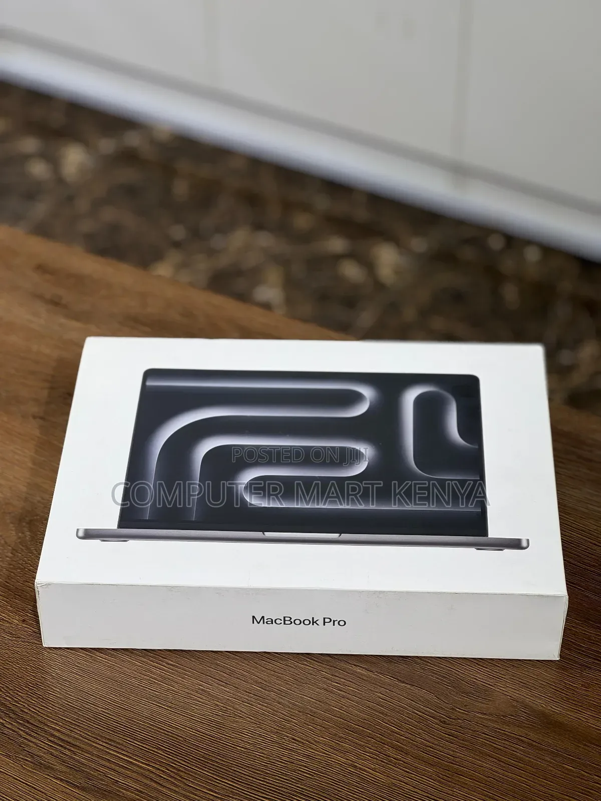 New Laptop Apple MacBook Pro 18GB Apple M3 Pro SSD 1T
