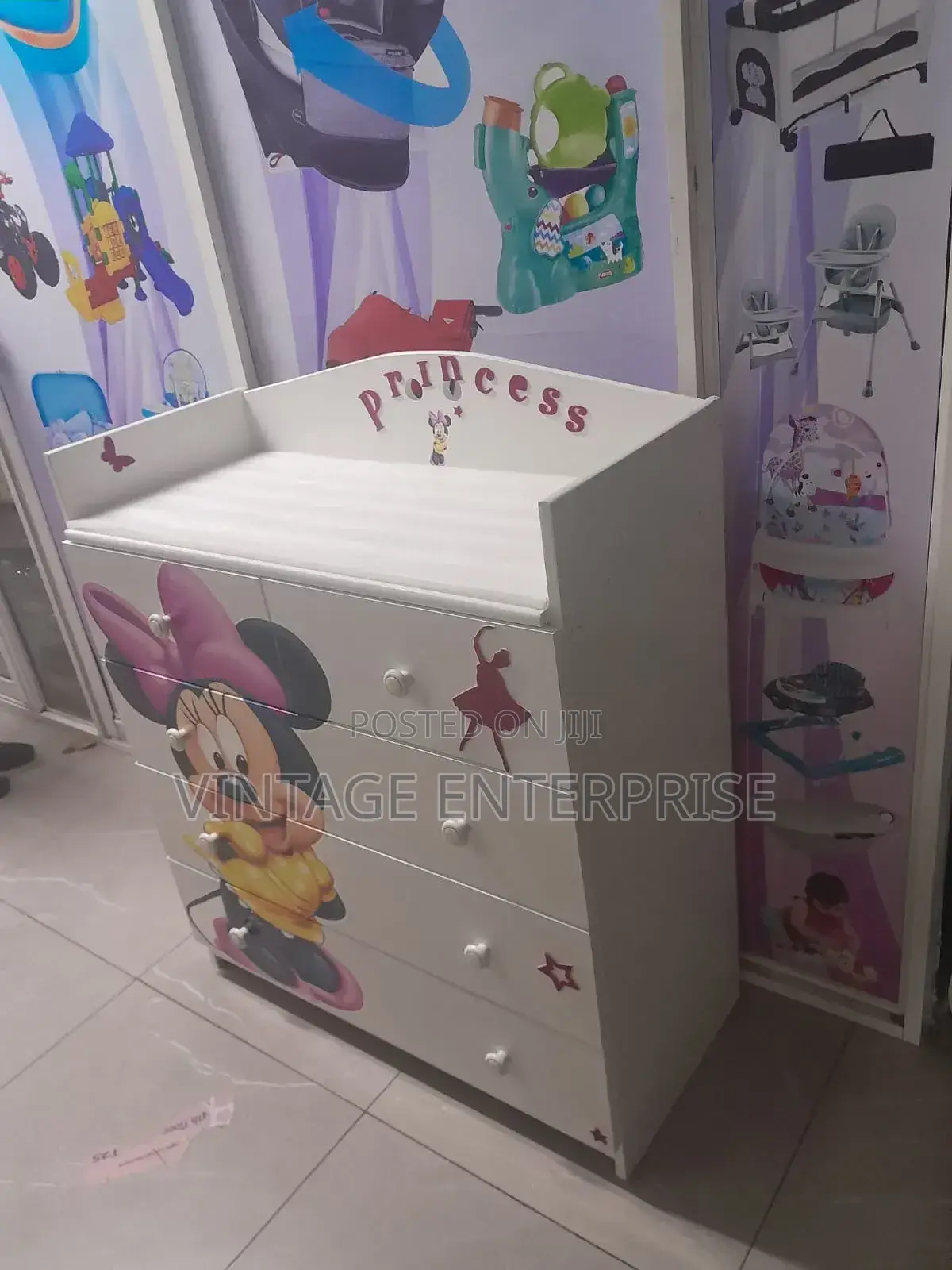 Kids Closet/ Drawers