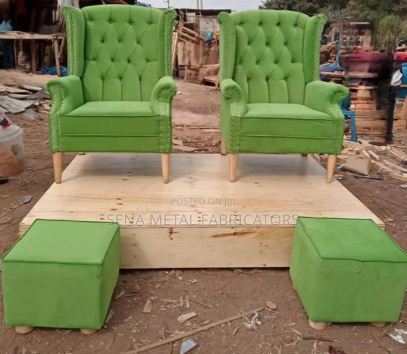 Salon Velvet King-size Chairs And Pouffes
