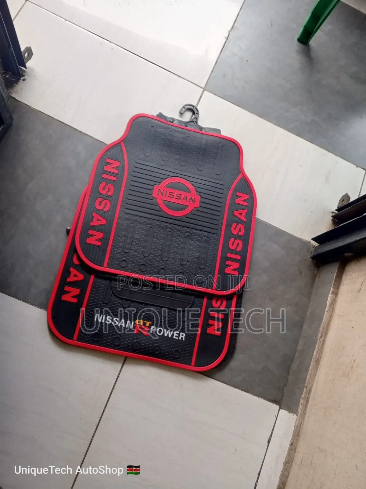 All-Season Floor Mats Designed for Nissan Vehicles