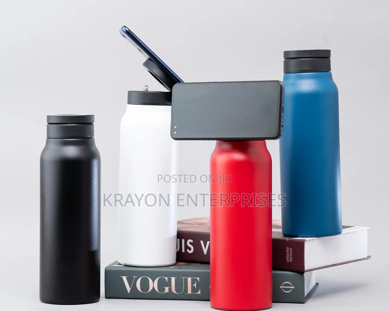 Thermal Water Bottle With Magnetic Phone Mount.