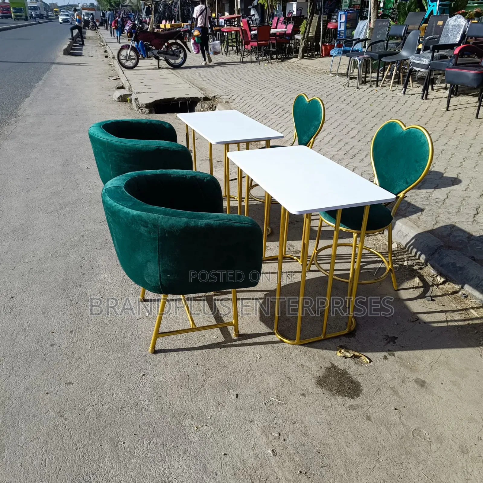 Manicure Table and Seats