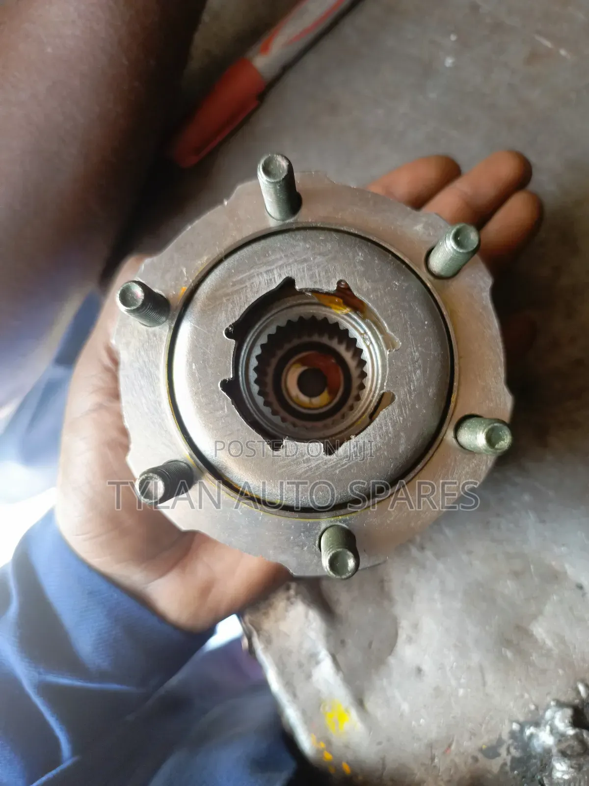 Navara Hardbody Free Hub