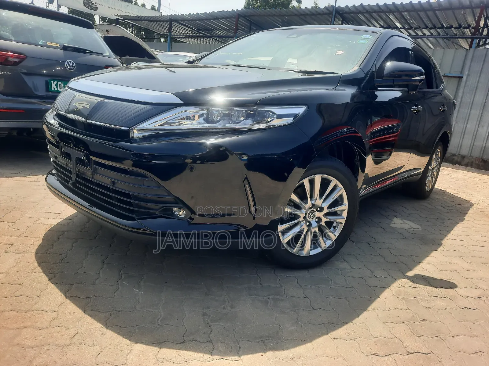 Toyota Harrier 2.0 2018 Black