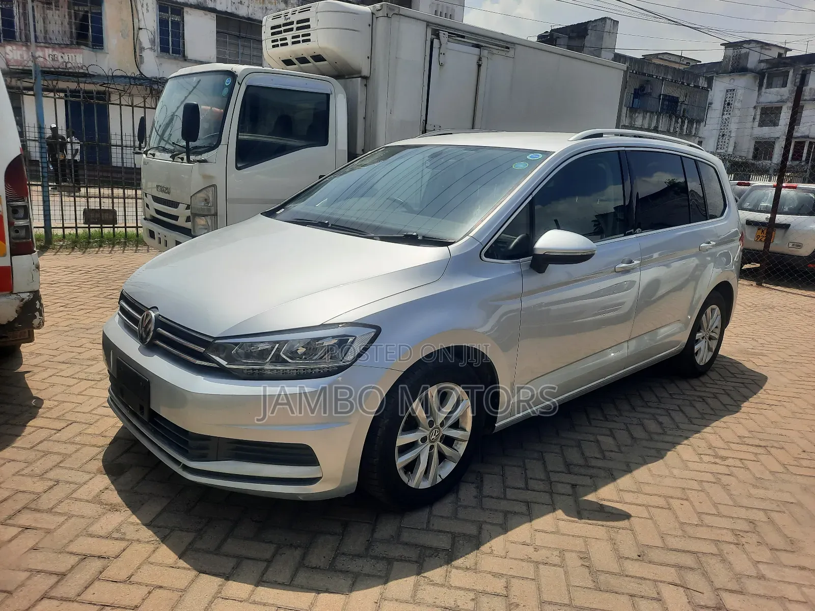 Volkswagen Touran 2018 Silver