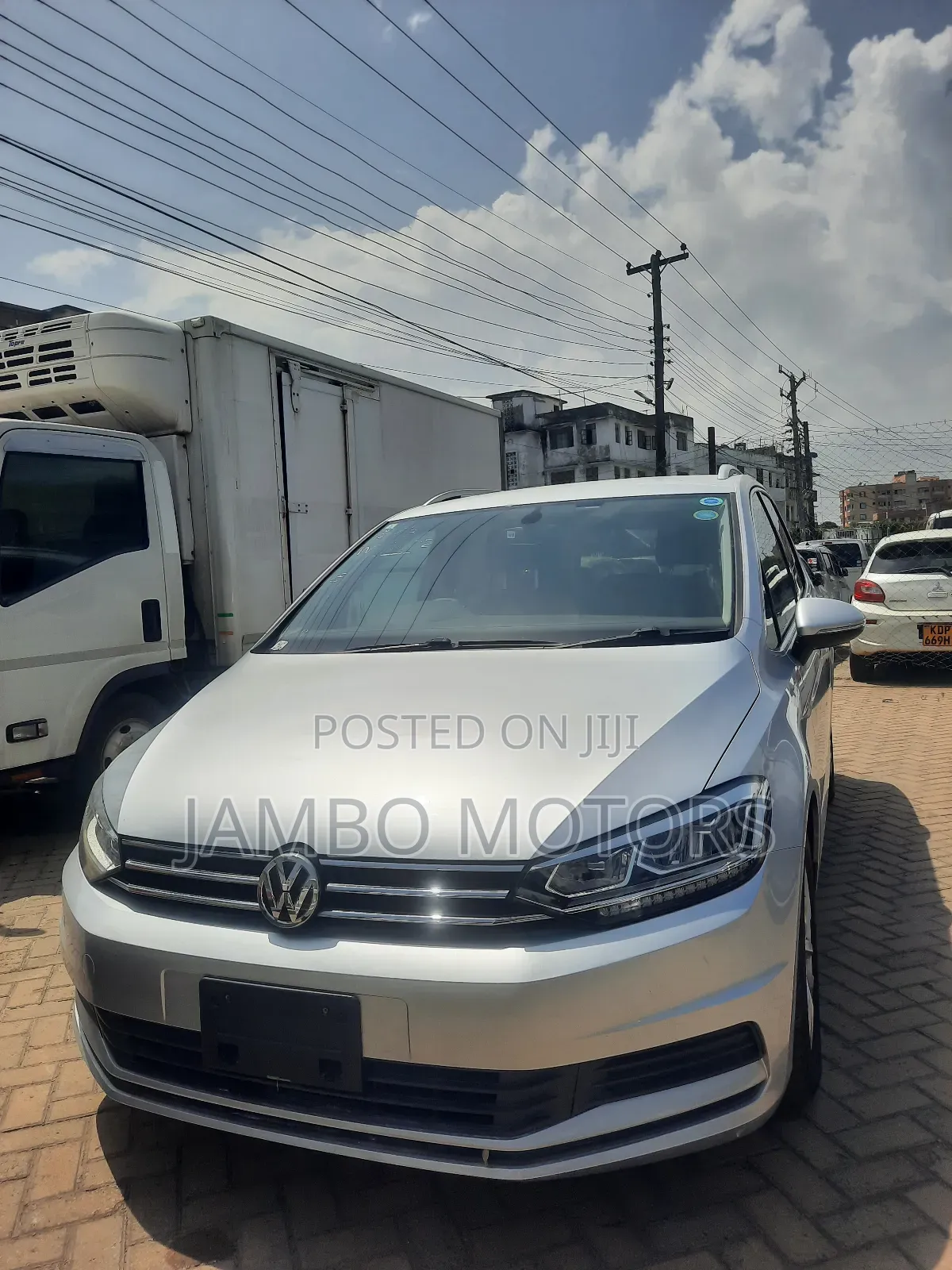 Volkswagen Touran 2018 Silver