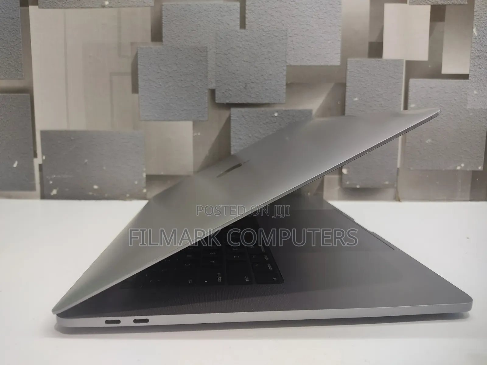 Laptop Apple MacBook Pro 2017 16GB Intel Core i7 SSD 512GB