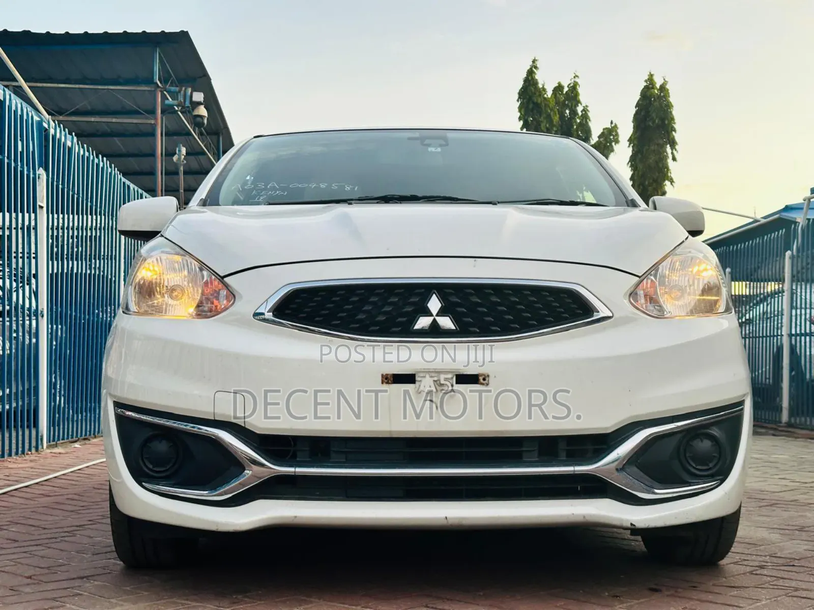 Mitsubishi Mirage ES 2019 White