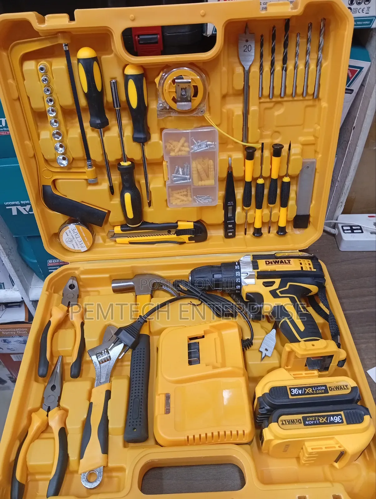 Dewalt Cordless Drill Tool Set