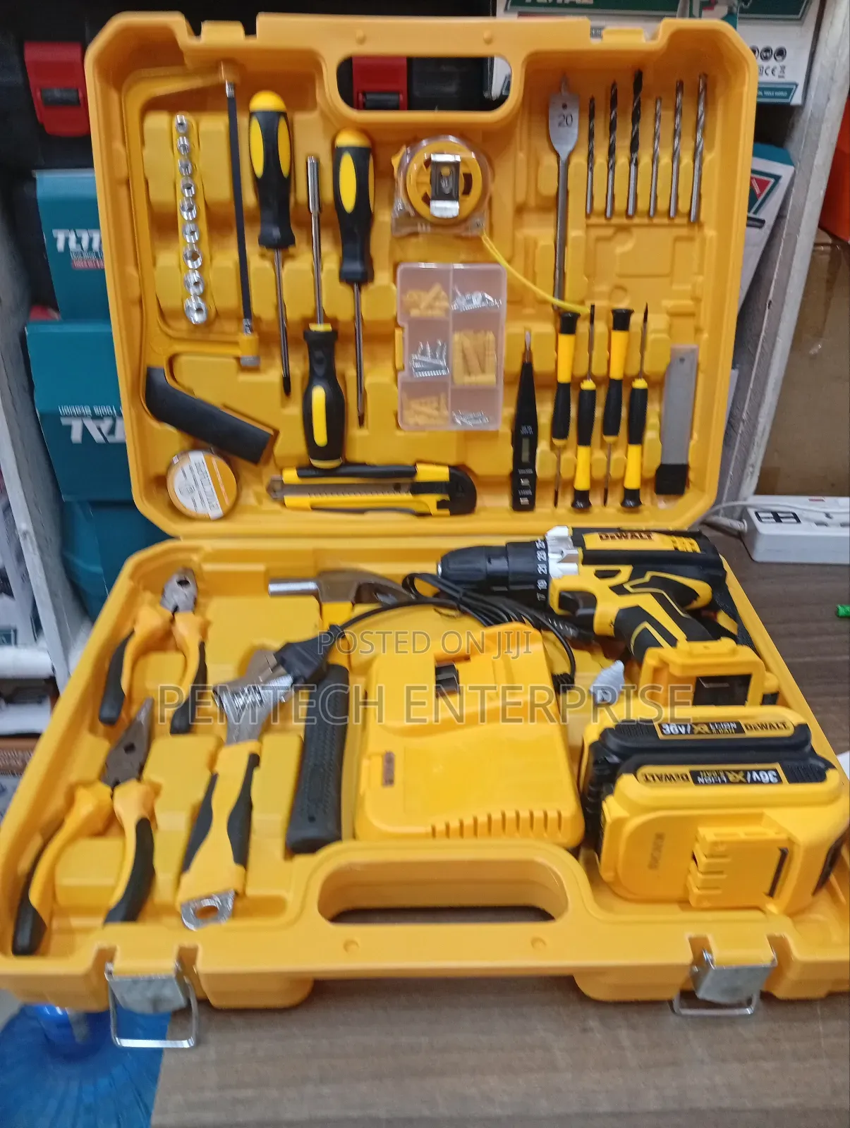 Dewalt Cordless Drill Tool Set
