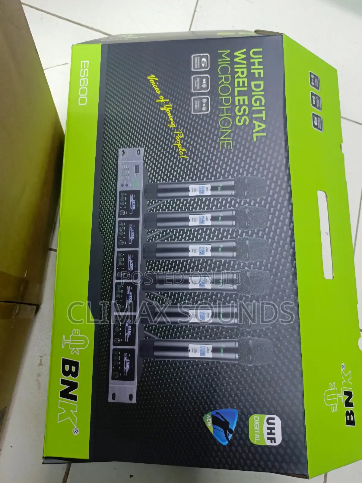 BNK ES600 Wireless Microphone