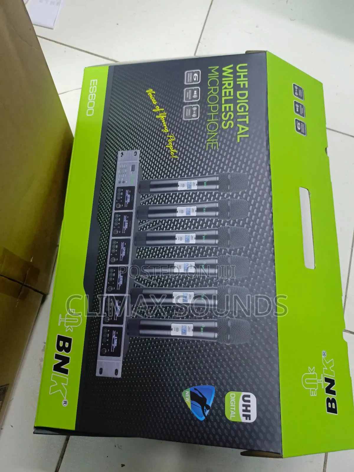 BNK ES600 Wireless Microphone