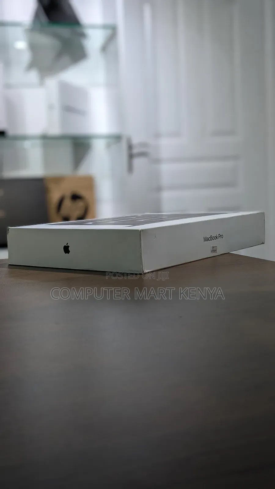 New Laptop Apple MacBook Pro 18GB Apple M3 Pro SSD 512GB