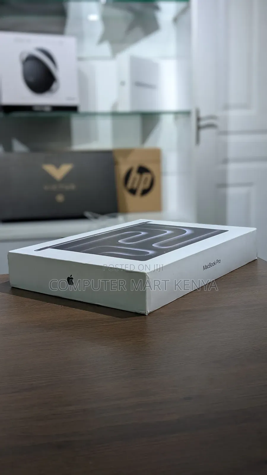 New Laptop Apple MacBook Pro 18GB Apple M3 Pro SSD 512GB