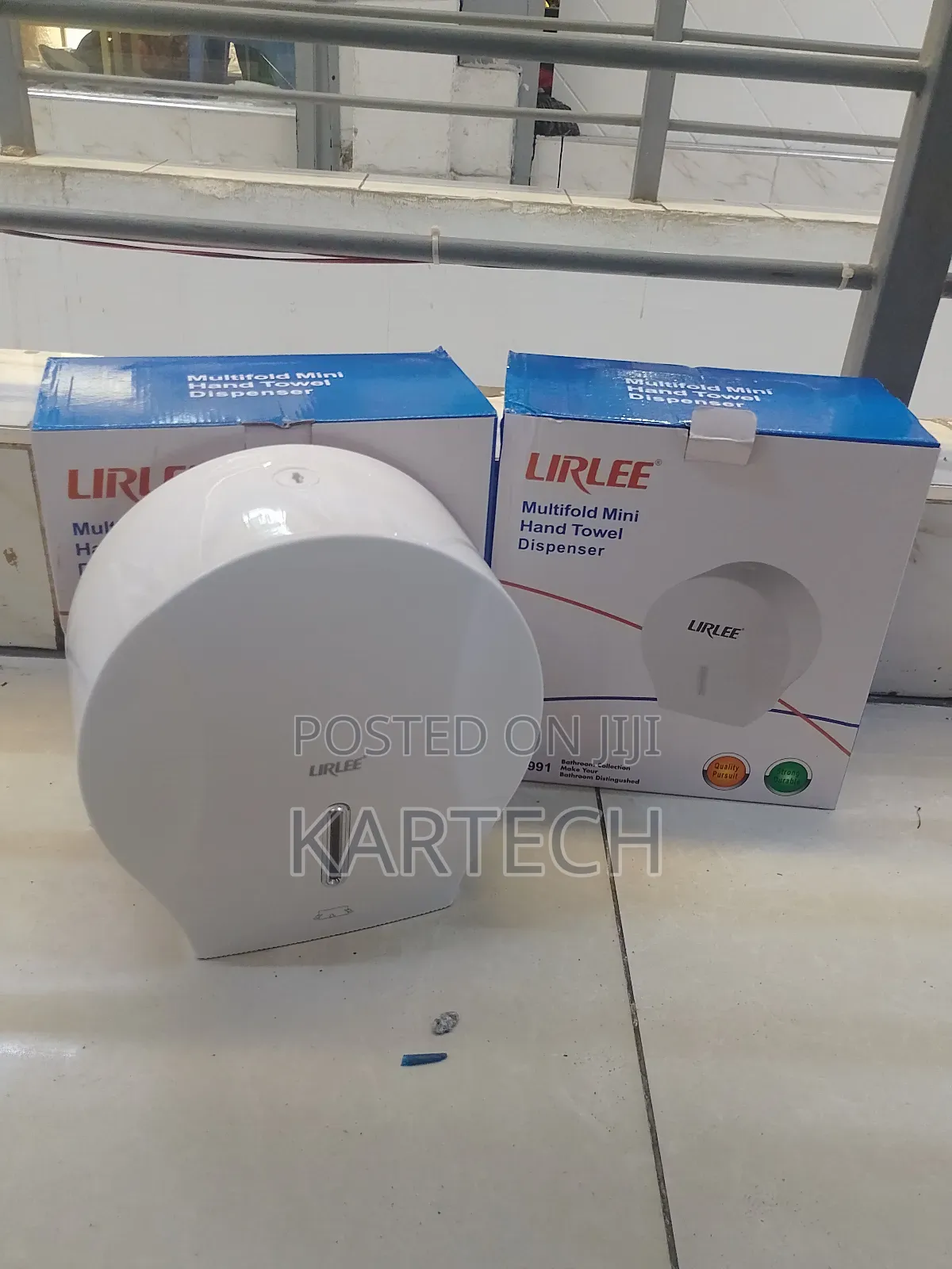 Lirlee Tissue Holder
