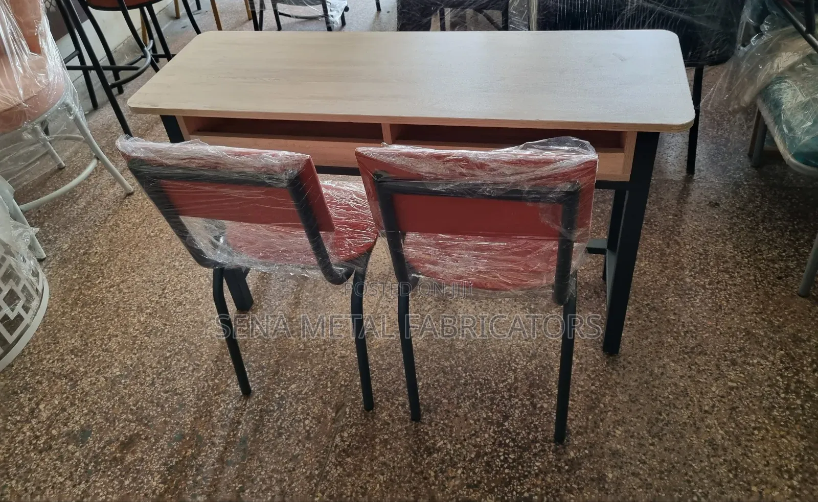 High Quality Double Locker for Kindergarten With Chairs