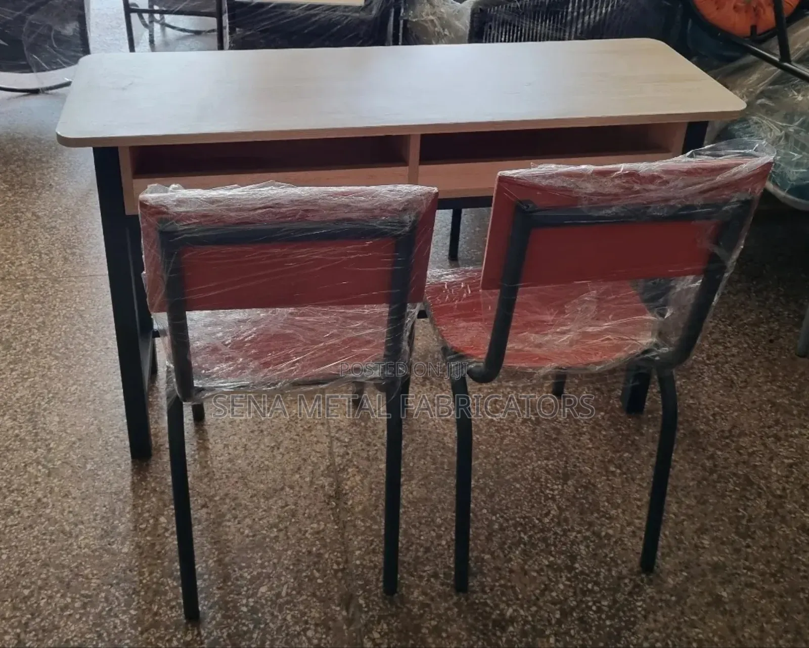 High Quality Double Locker for Kindergarten With Chairs