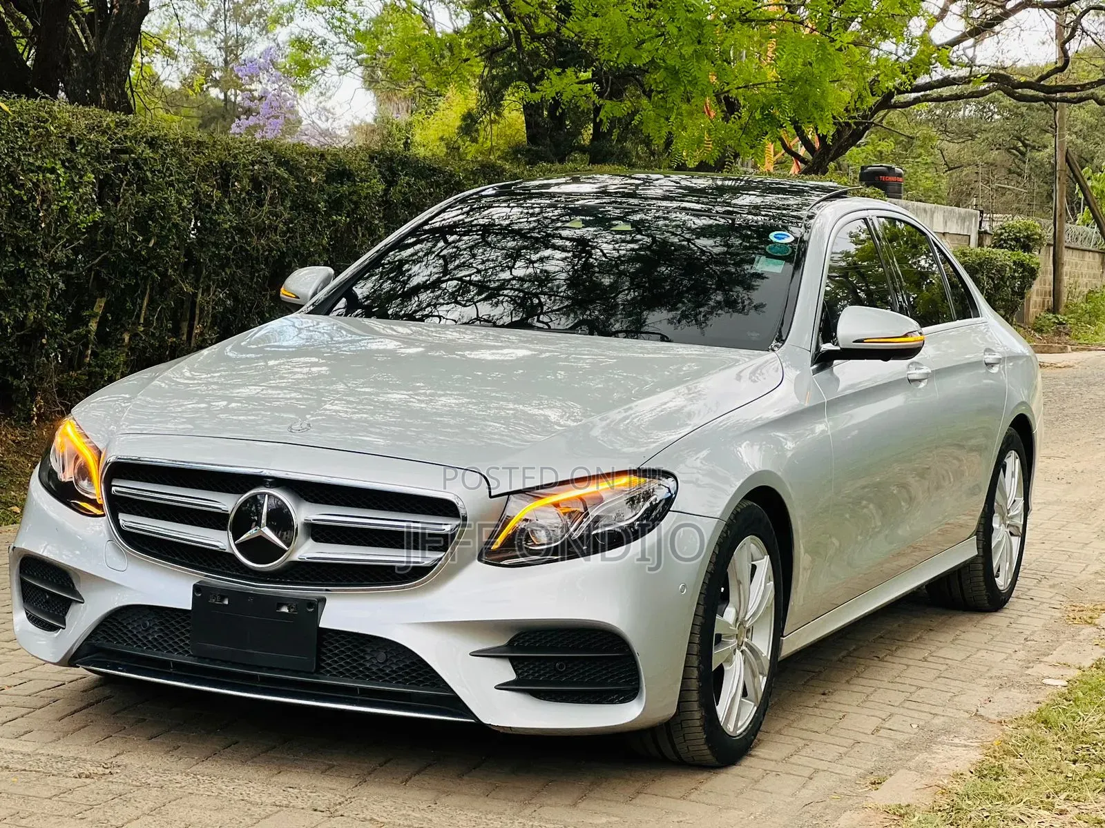 Mercedes-Benz E200 2016 Silver