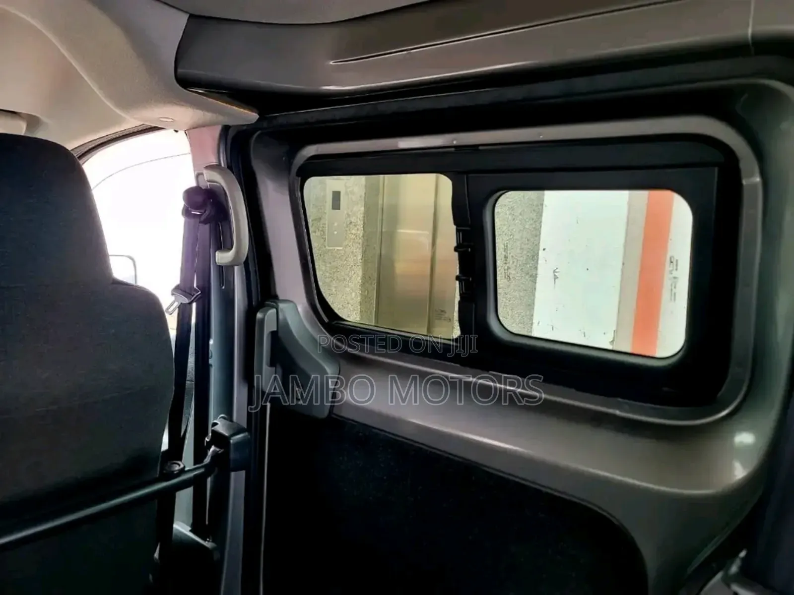 Nissan NV200 SV 2018 Gray