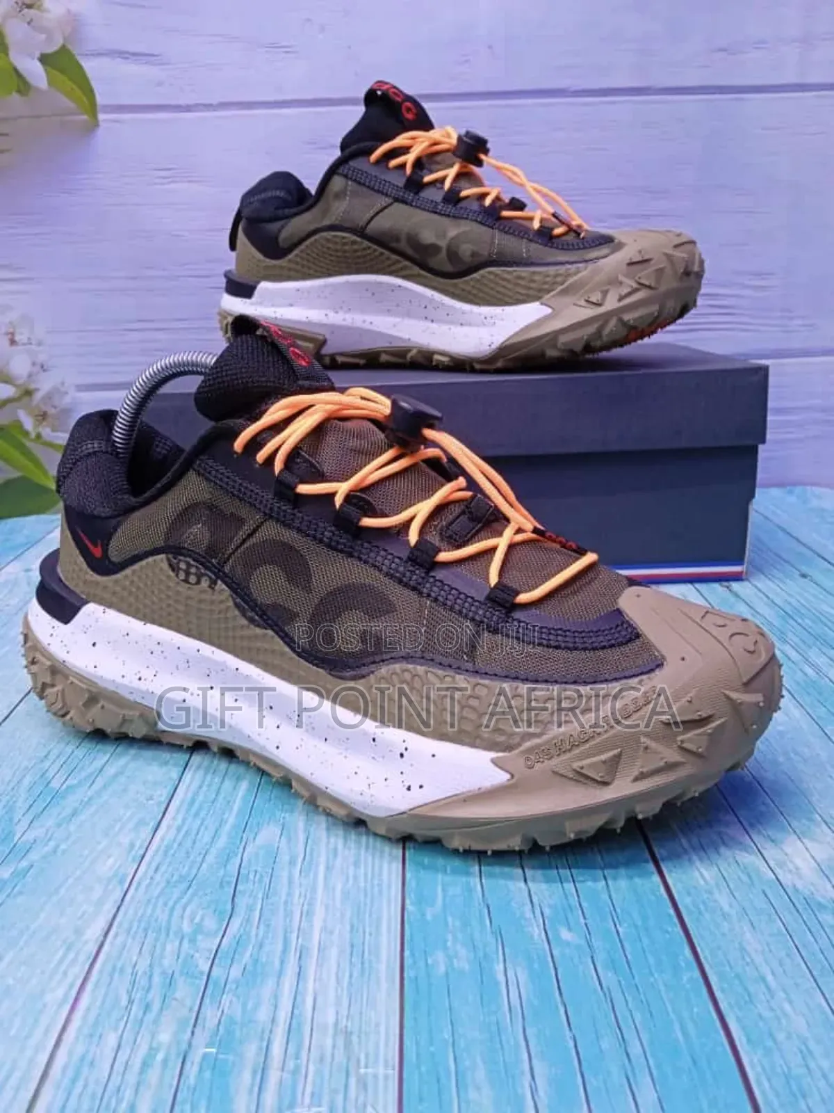 Nike ACG Mountain Fly Sneakers
