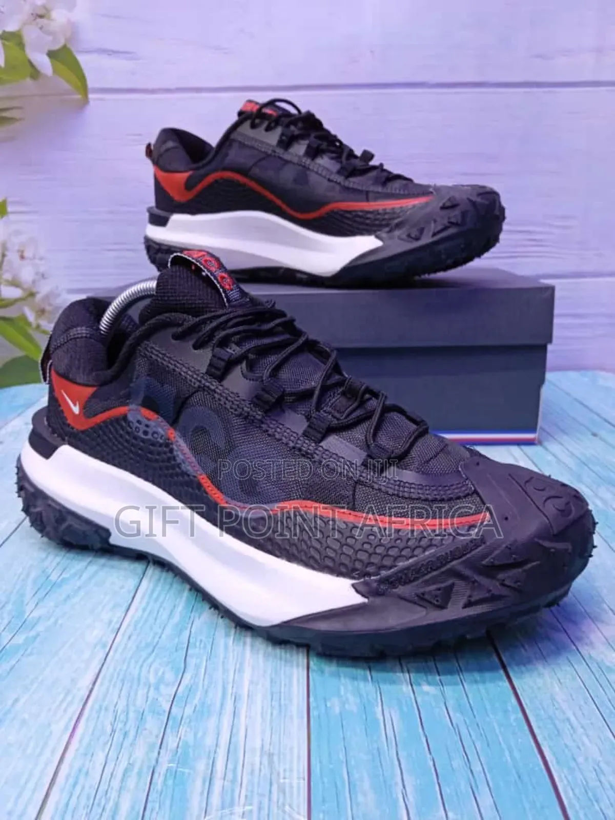 Nike ACG Mountain Fly Sneakers