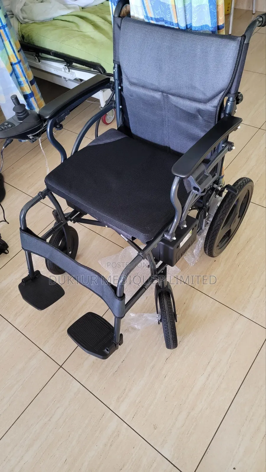 Compact Lightweight Electric Wheelchair
