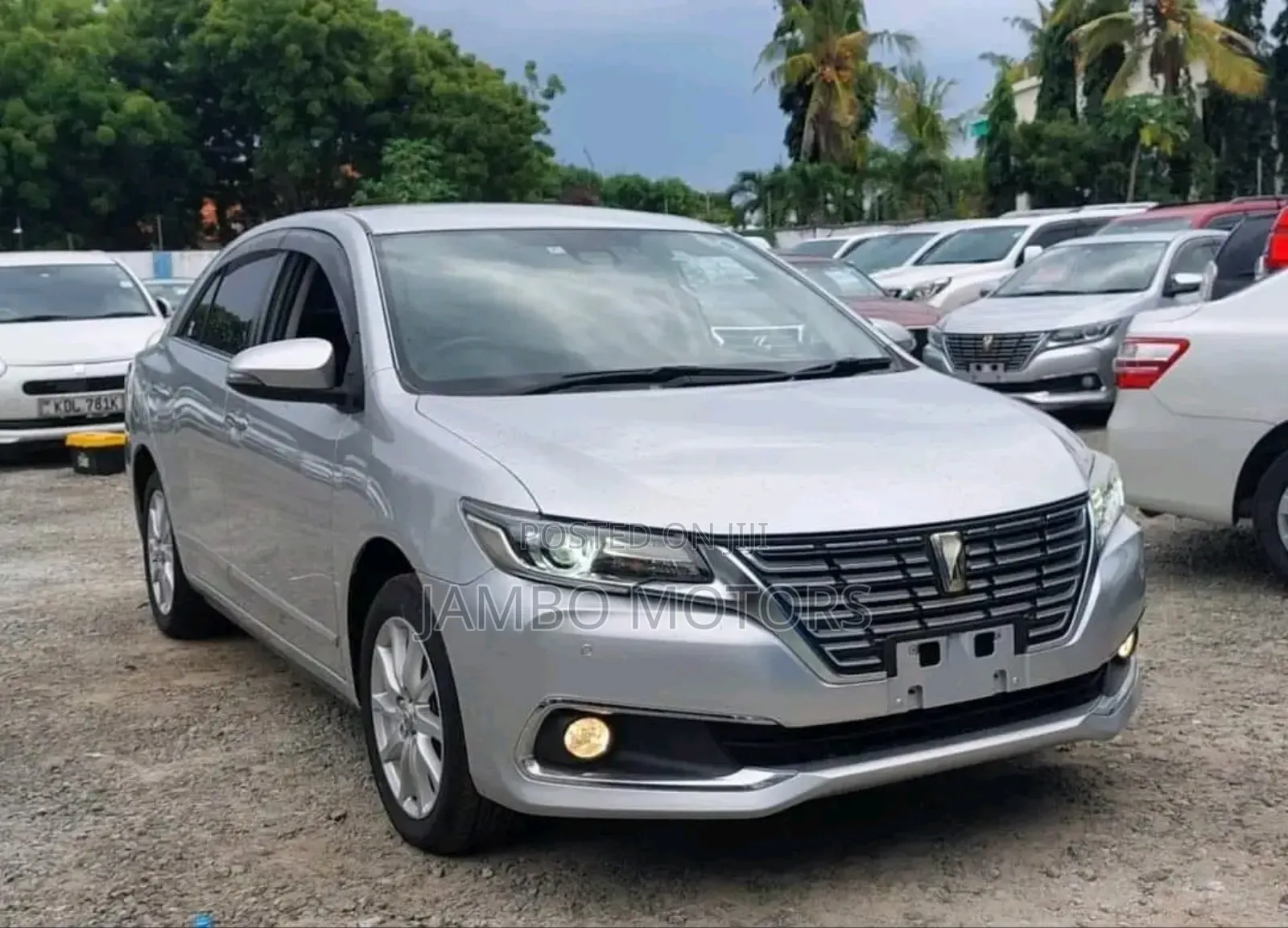 Toyota Premio 2.0 FWD 2018 Silver