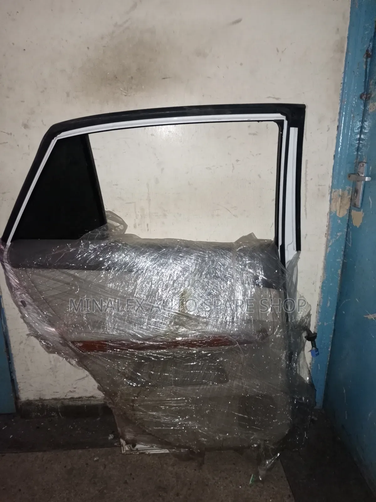 Harrier 240 Rear Left Door Panel