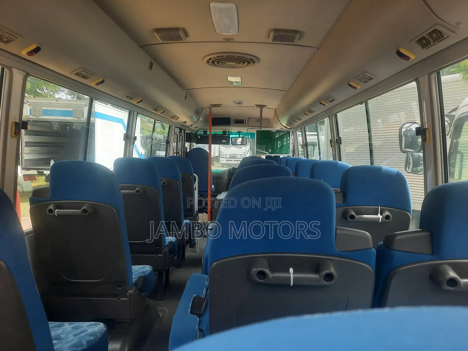 Mitsubishi Fuso Rosa 2018 White