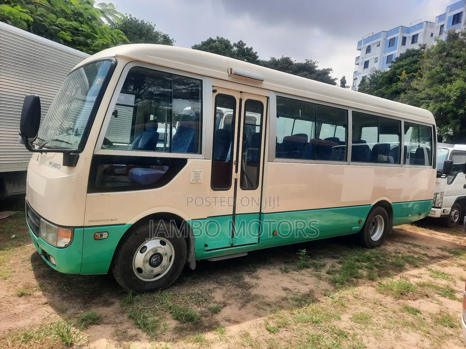 Mitsubishi Fuso Rosa 2018 White