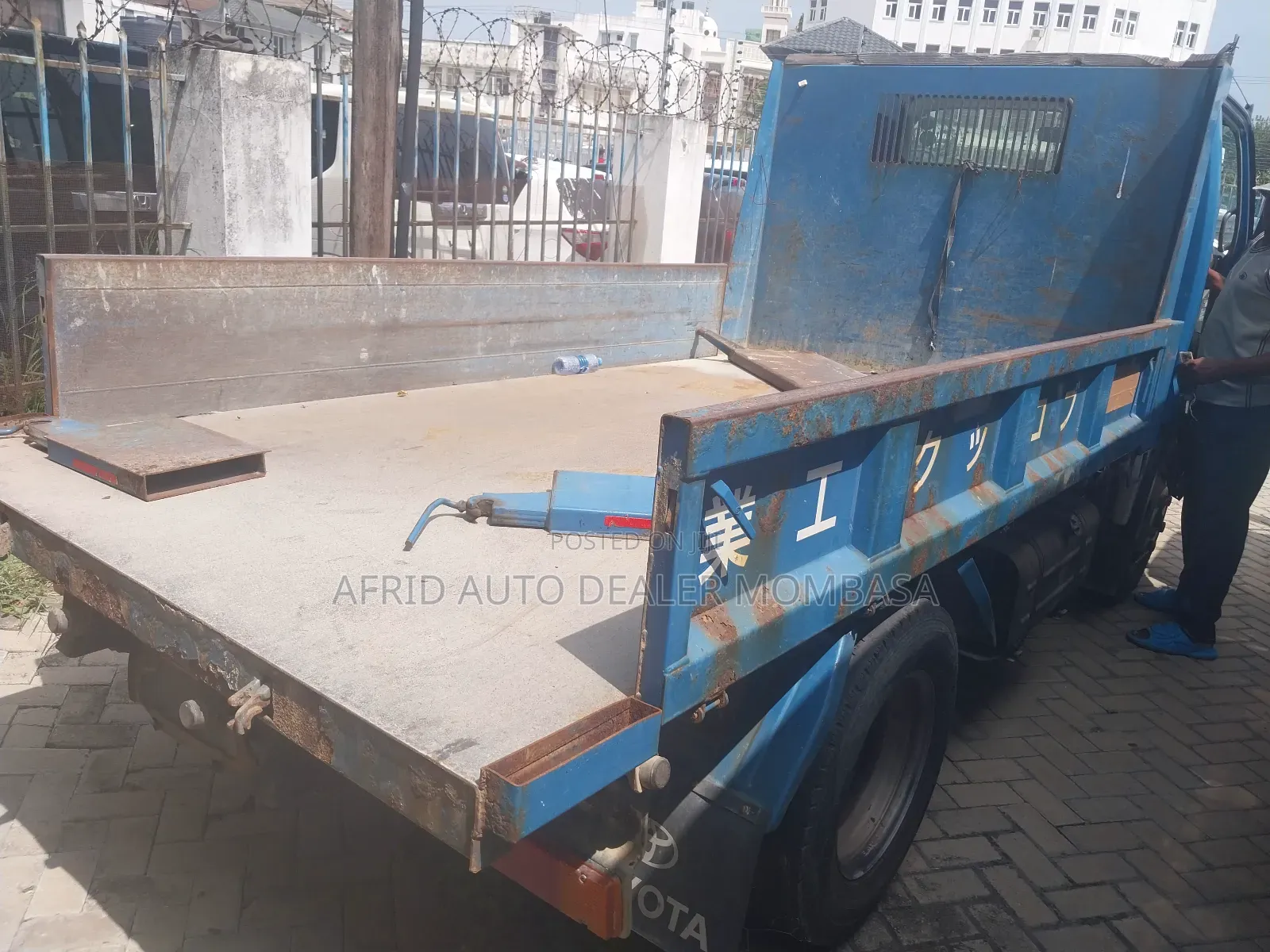 Toyota Dyna Tipper 2017 Blue
