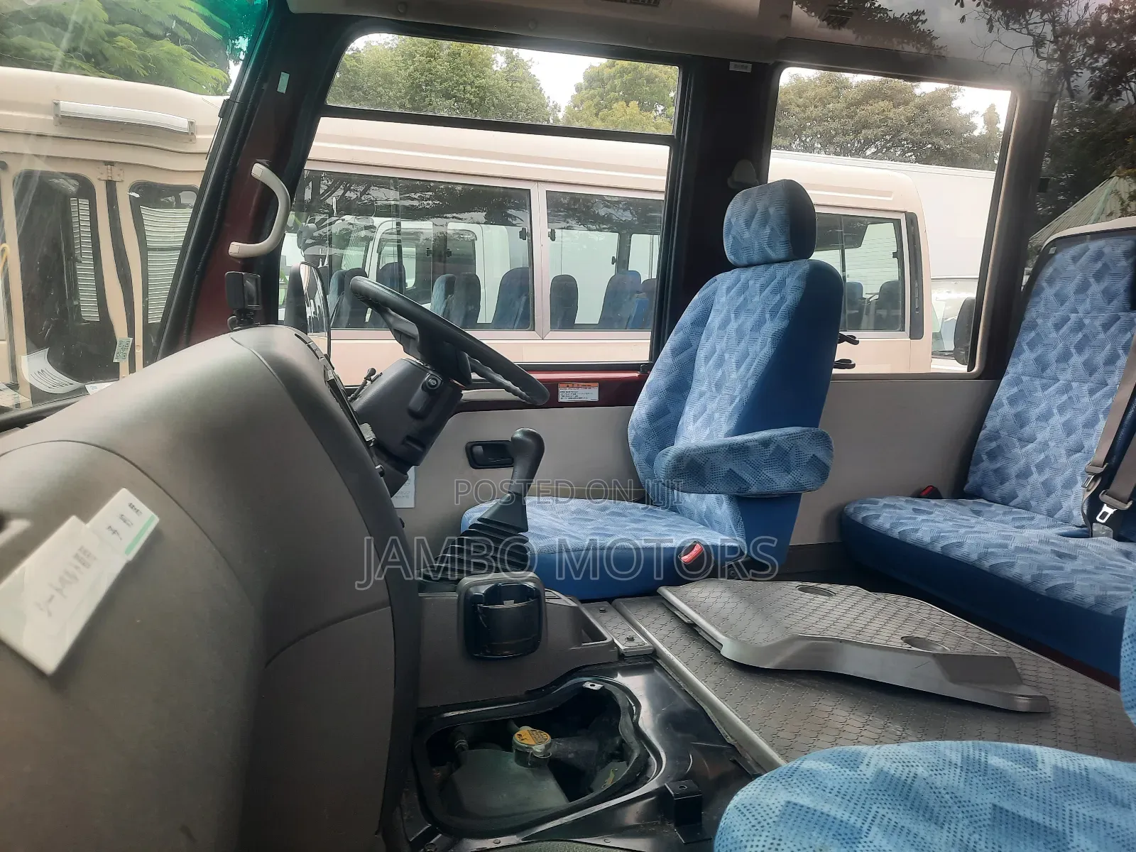 Mitsubishi Fuso Rosa 2018 Red