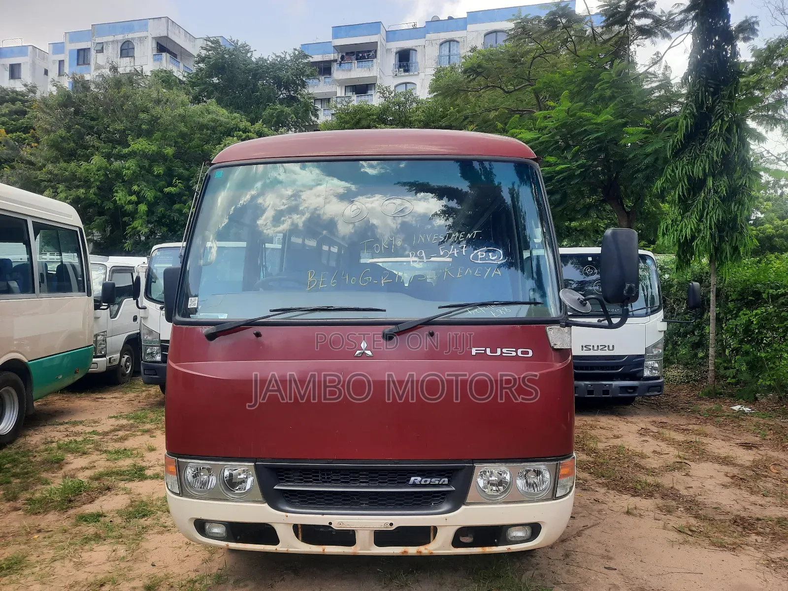 Mitsubishi Fuso Rosa 2018 Red