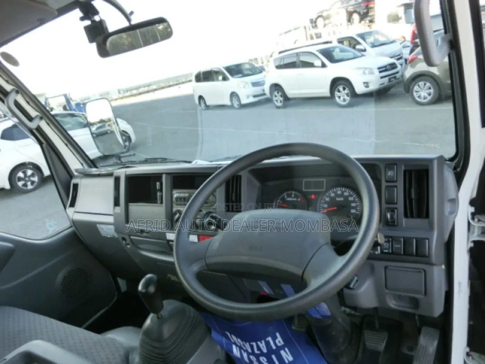 Isuzu Elf 2017