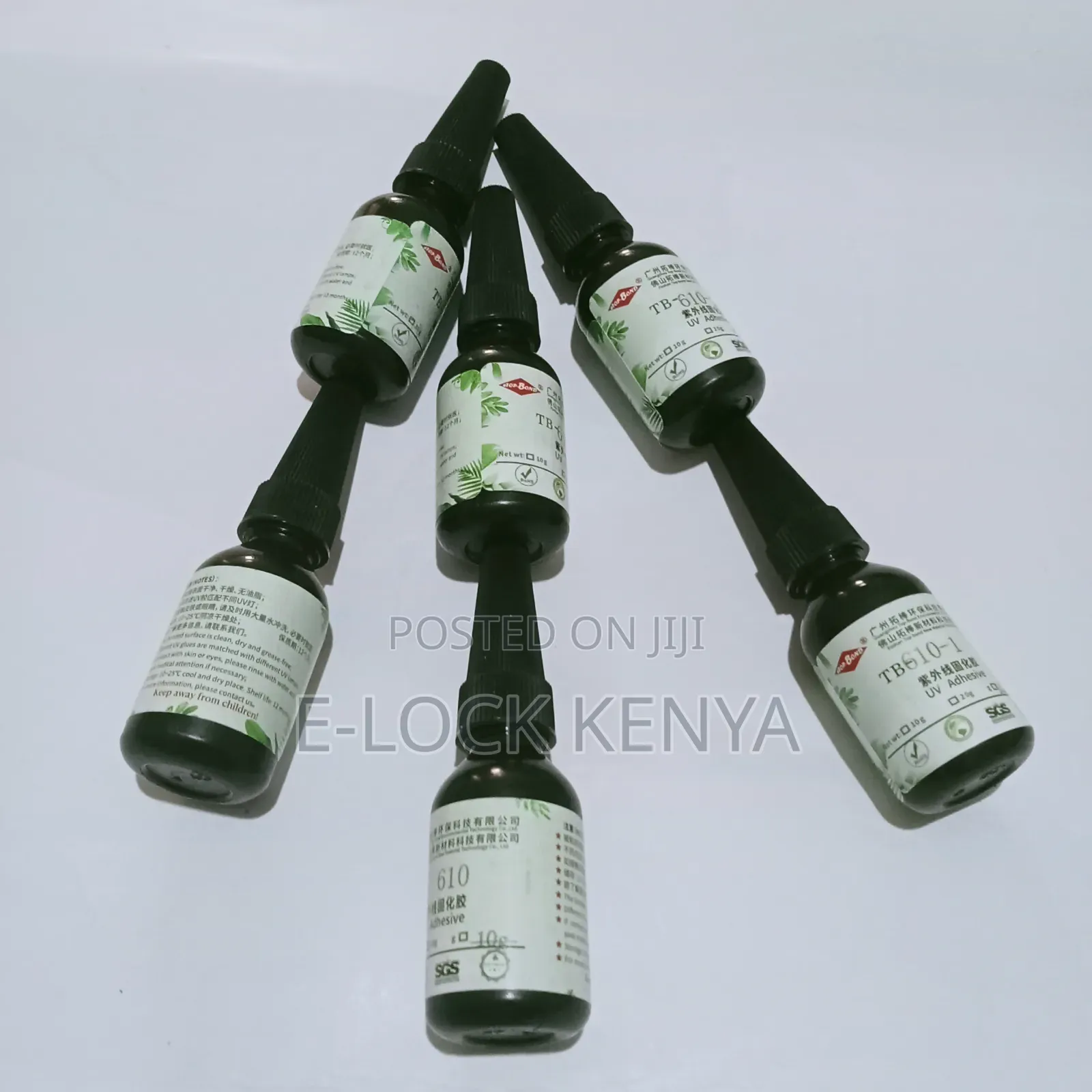 Waterproof Glue for Bonding Windscreen Cracks