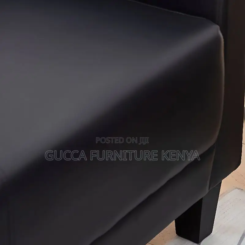 Sofas:5-Seater Trendy Lumber Executive Leather Office Sofa