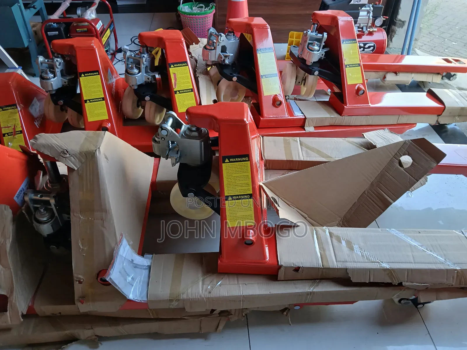 Hydraulic Pallet Truck .( Widebase )