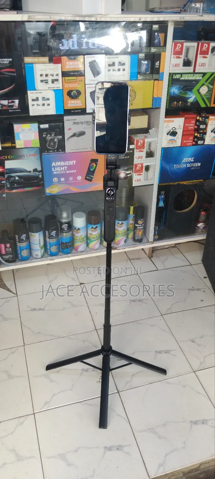 Latest Tripod/Selfie Stick Live Streaming With Face Tracking